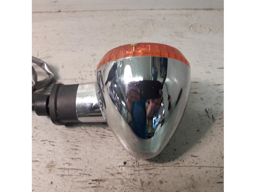 Baksidan på Blinkers från en Kawasaki VN 900 -2007 motorcykel.