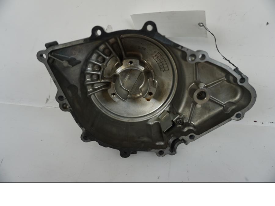 Vänster sida på Generatorkåpa från en Yamaha FJR 1300 -2005 motorcykel.