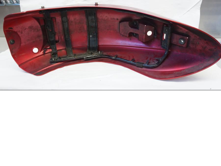 Snett nerifrån på Bakskärm från en Kawasaki VN 900 -2006 motorcykel.