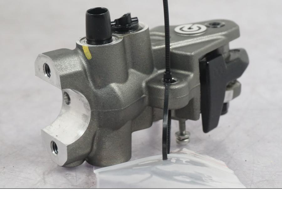 Extrabild1 på Kopplingshuvudcylinder från en Ducati Multistrada V4 -2024 motorcykel.