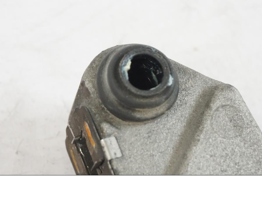 Extrabild2 på Bromsoksfäste från en Suzuki GSX-S 1000 -2017 motorcykel.