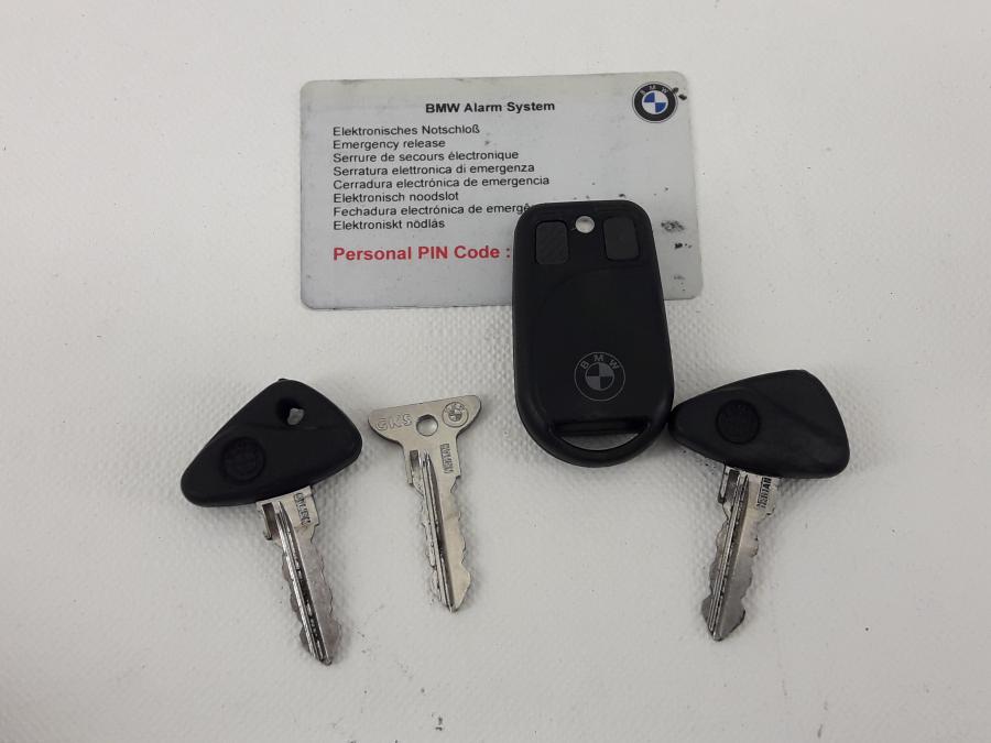 Vänster sida på Låssats från en BMW K 1200 LT -2006 motorcykel.