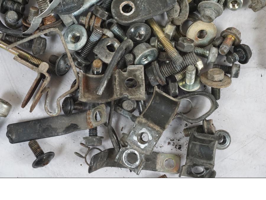 Extrabild2 på Skruv / Mutter etc från en Kawasaki KL 650A -1987 motorcykel.