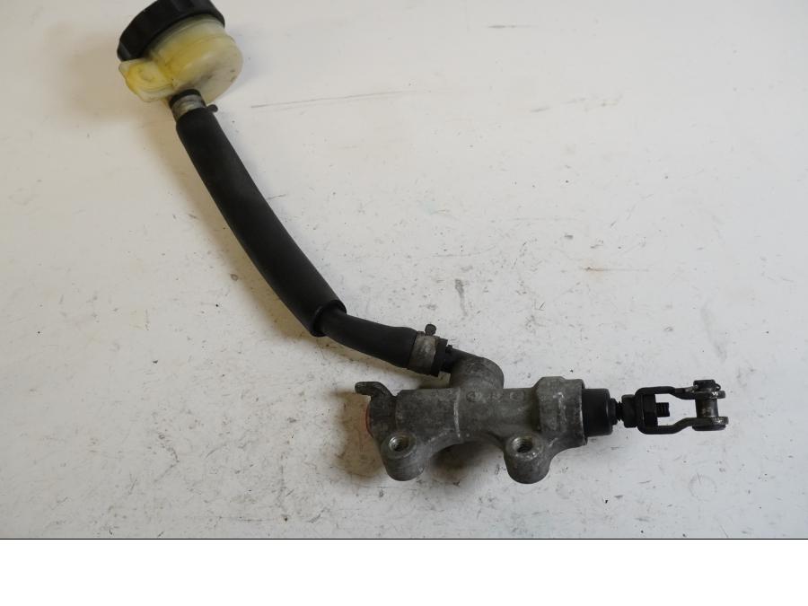 Vänster sida på Bromshuvudcylinder från en Kawasaki ZXR 750 -1993 motorcykel.