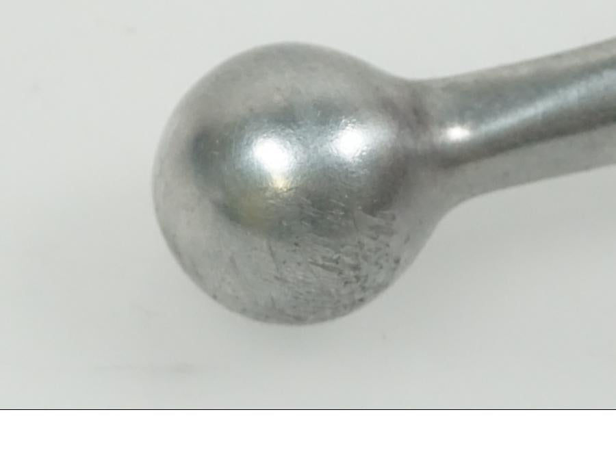 Snett nerifrån på Bromsgrepp från en Yamaha YZF 1000 R1 -2020 motorcykel.