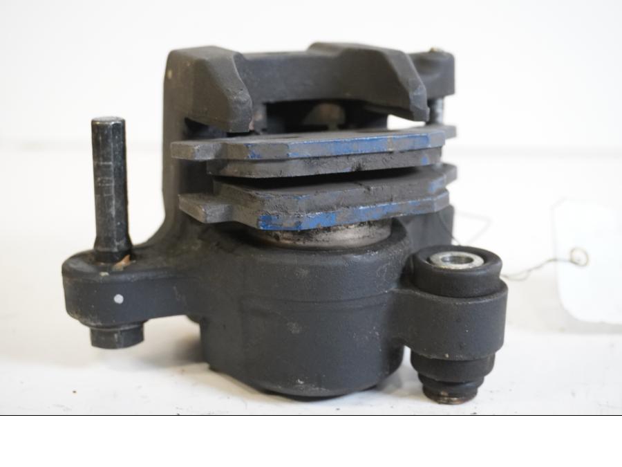 Höger sida på Bromsok från en Honda CB 500 F -2013 motorcykel.