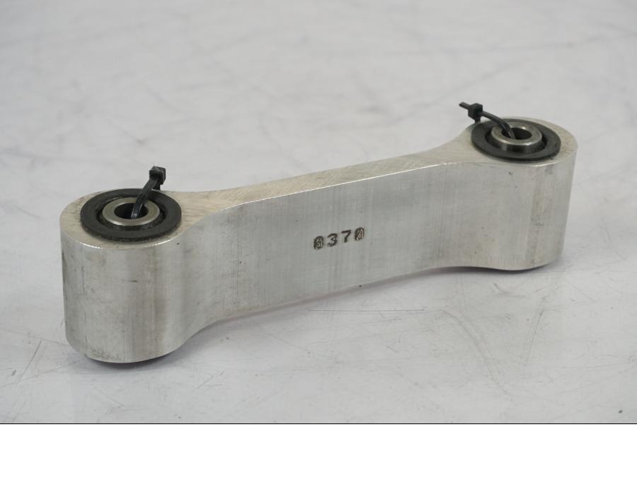 Baksidan på Länkarm från en Kawasaki Z 900 -2021 motorcykel.