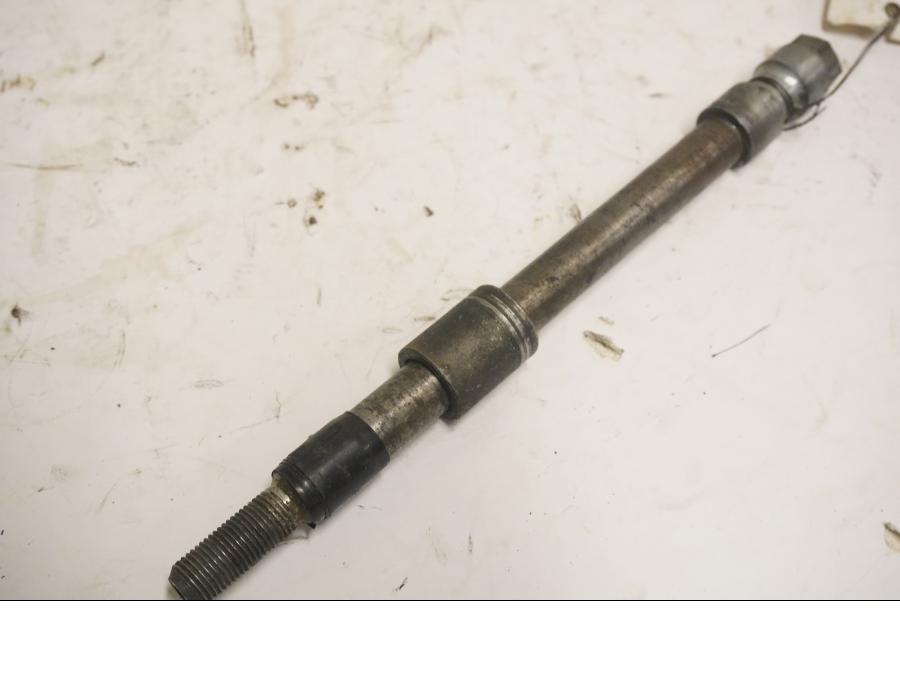 Framsidan på Axel från en Honda VF 750 C -1983 motorcykel.