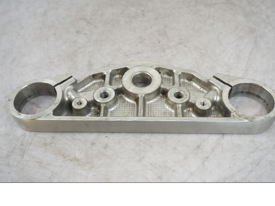 Extrabild1 pÄ Gaffelkrona frÄn en Kawasaki VN 1500 Mean Streak -2002 motorcykel.