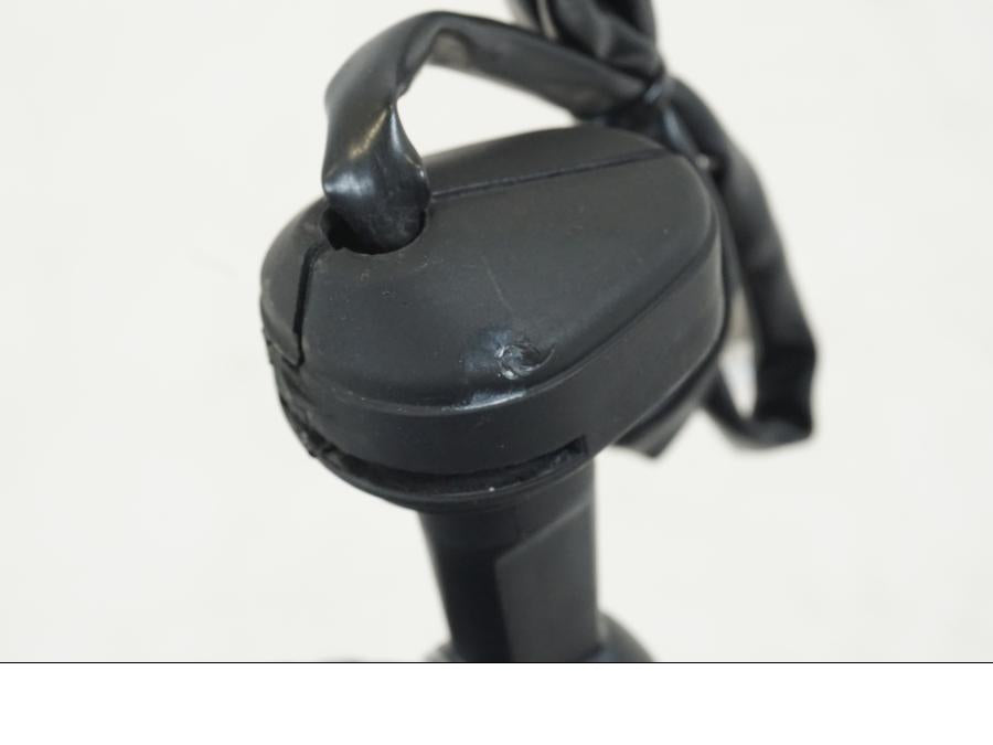 Snett nerifrån på Blinkers LED från en Yamaha MT-09 -2021 motorcykel.