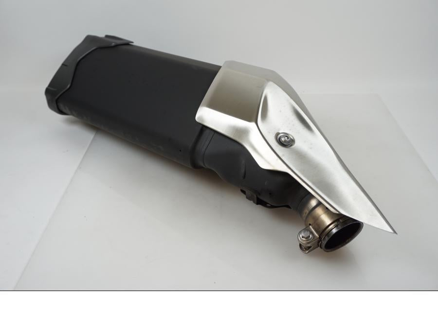 Baksidan på Ljuddämpare från en Kawasaki Ninja H2 SX SE -2022 motorcykel.