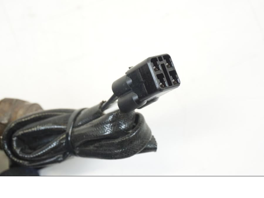 Vänster sida på Lambdasond från en Honda CB 600 F -2008 motorcykel.