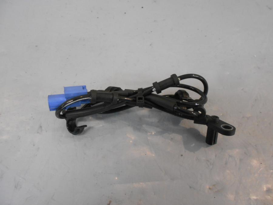 Framsidan pÄ ABS givare frÄn en Kawasaki Z 900 -2018 motorcykel.