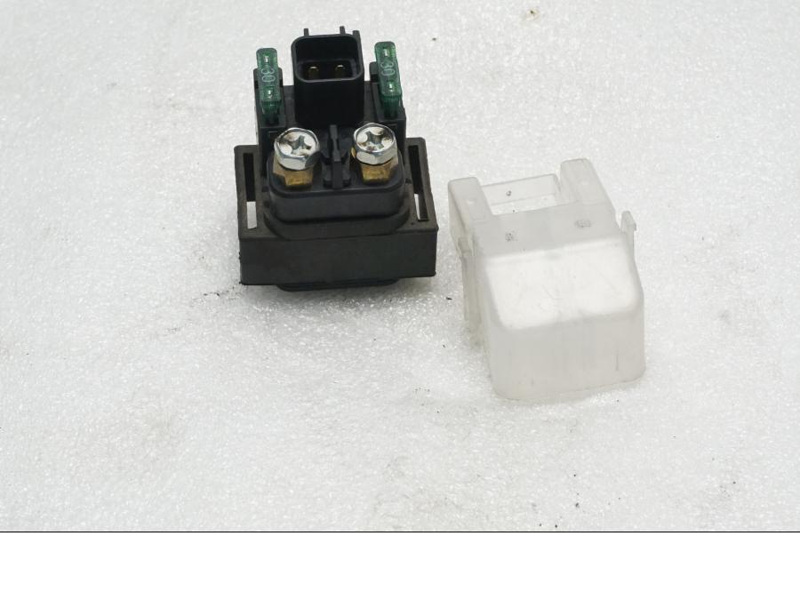 Framsidan på Startrelä från en Suzuki SV 650 -2006 motorcykel.