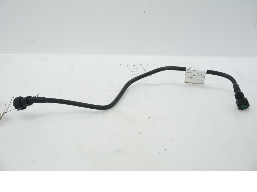 Baksidan pÄ Bensinledning frÄn en KTM 1290 Super Adventure R -2021 motorcykel.