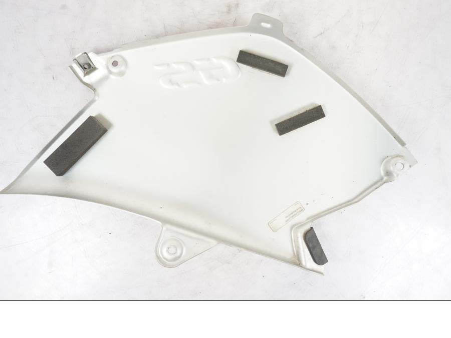 Snett uppifrån på Tankkåpa från en BMW R 1200 GSA -2012 motorcykel.