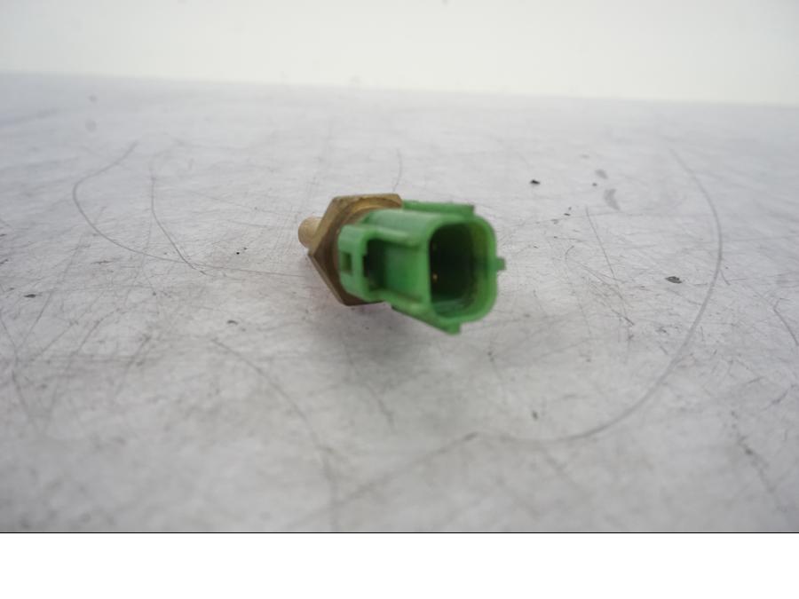 Baksidan på Temperatursensor från en Suzuki GSX-R 1000 -2005 motorcykel.