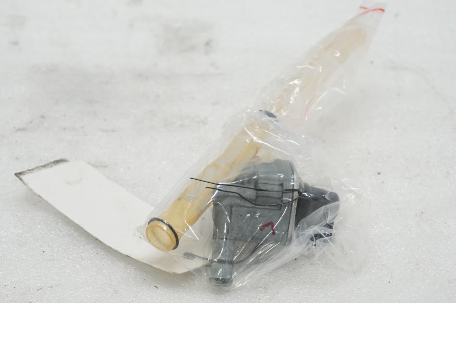 Framsidan på Bensinkran från en Honda XL 1000 V -2008 motorcykel.