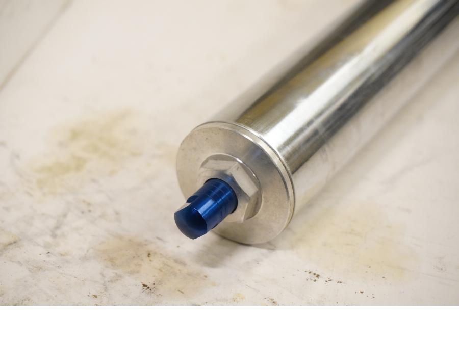 Snett uppifrån på Gaffelben från en Yamaha BT 1100 -2003 motorcykel.