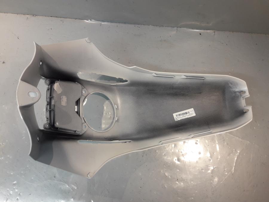 Vänster sida på Bensintankskåpa från en BMW R 1200 GS -2016 motorcykel.