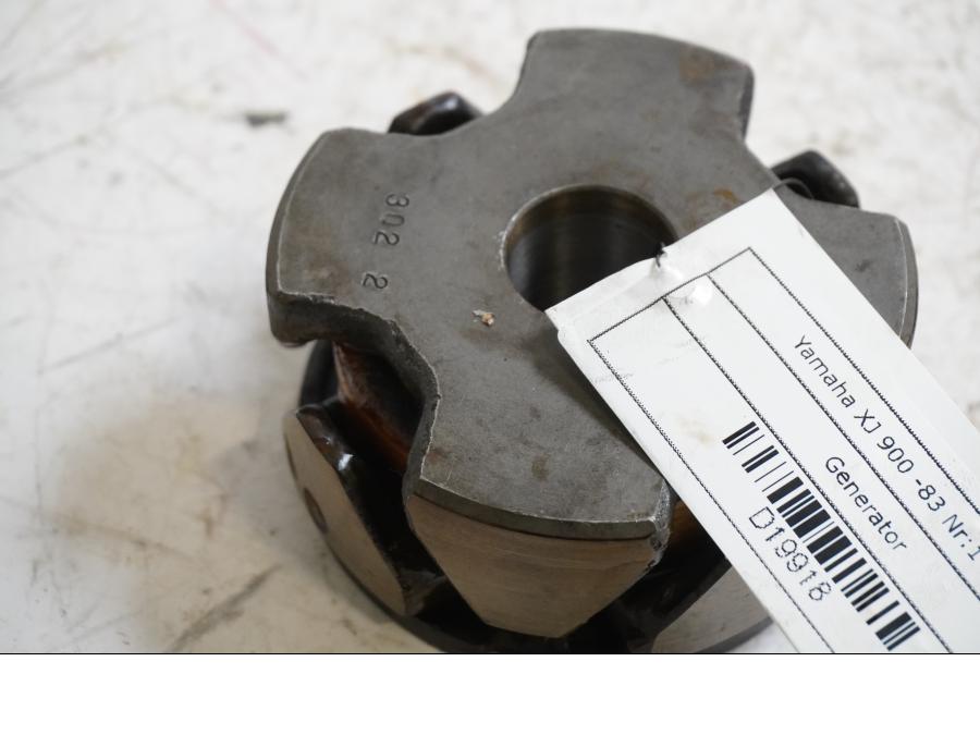 Baksidan på Generator från en Yamaha XJ 900 -1983 motorcykel.