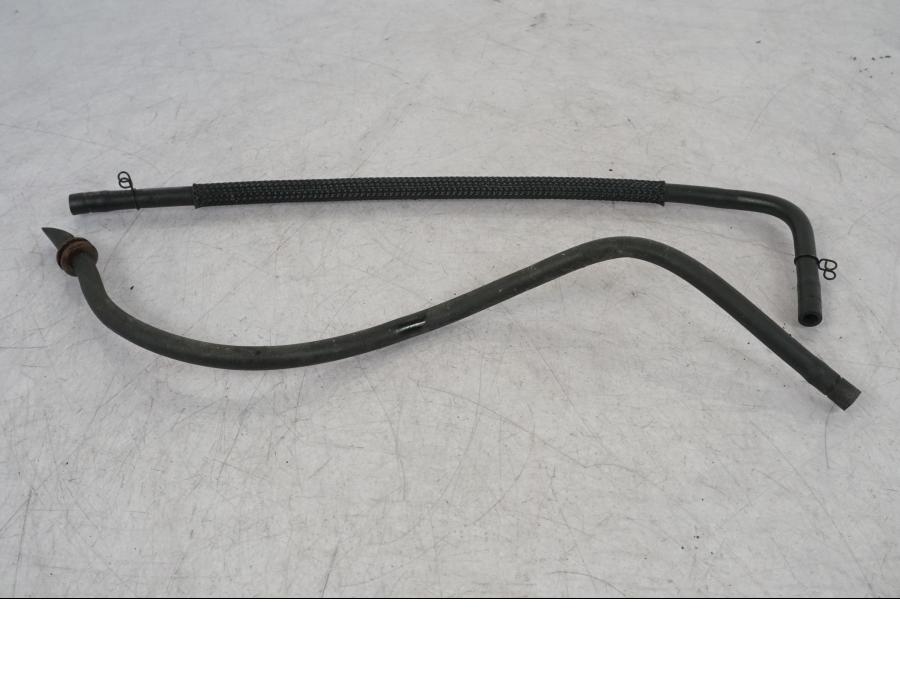 Snett uppifrån på Vattenkyl Slang Set från en Yamaha MT-09 SP -2018 motorcykel.