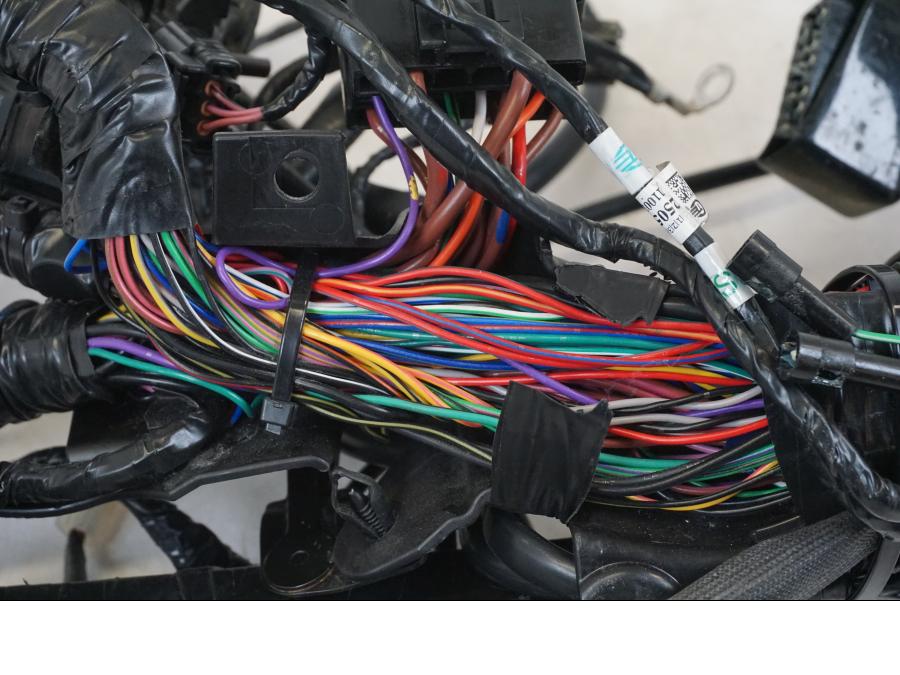 Extrabild6 på Kabelstam från en Triumph Speed Triple -2021 motorcykel.