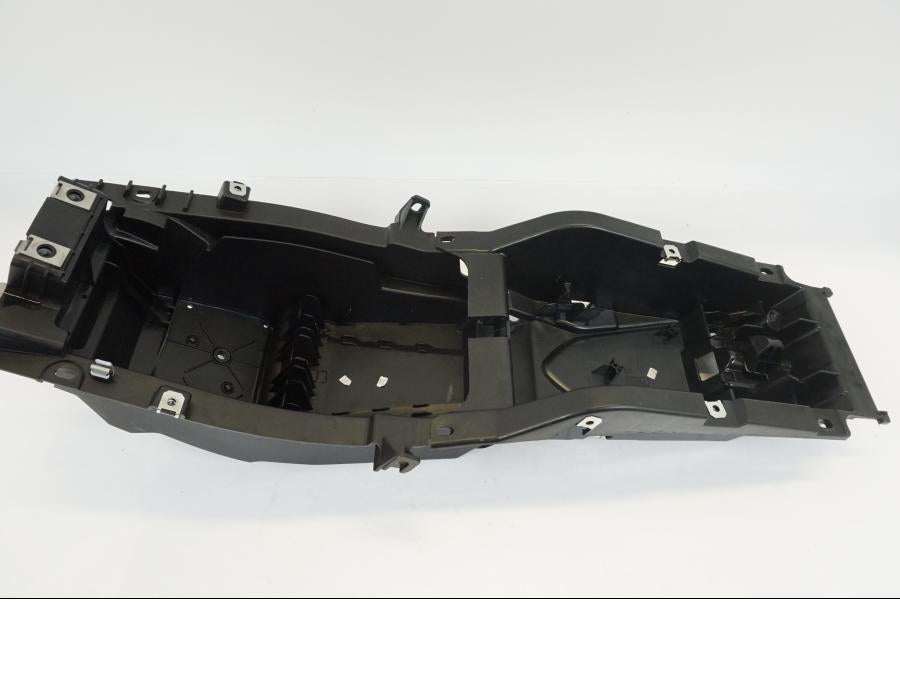 Höger sida på Undertail från en BMW S 1000 XR -2019 motorcykel.