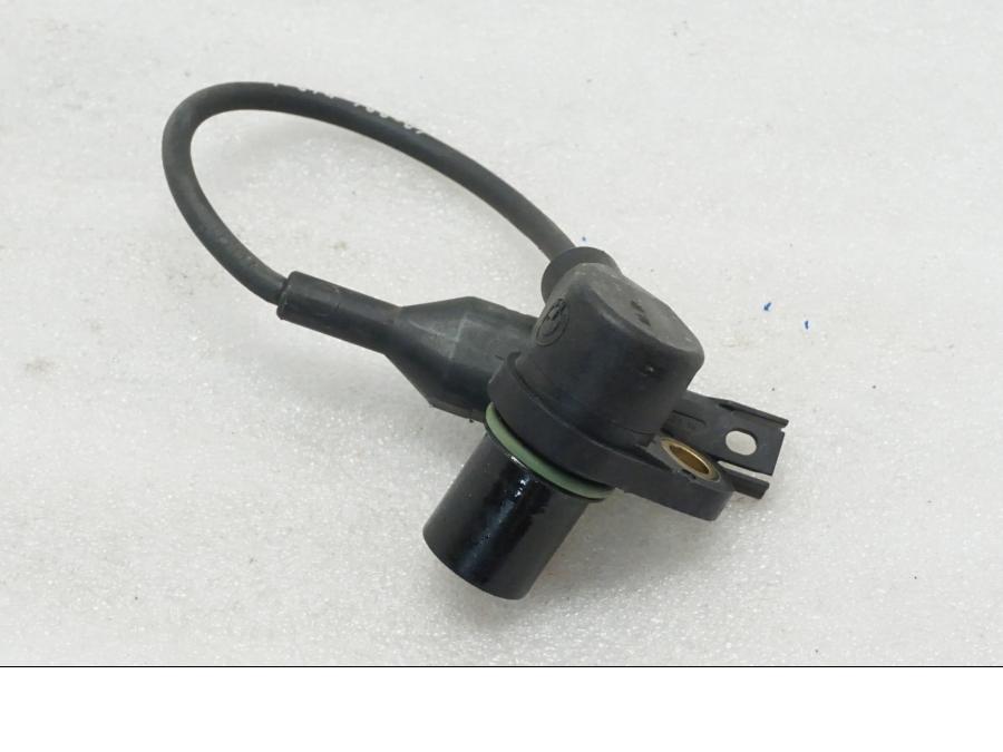 Framsidan på Kamaxelgivare från en BMW F 800 R -2011 motorcykel.