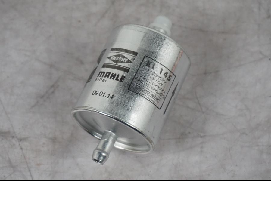 Snett uppifrån på Bensinfilter från en BMW R 1150 GS/A -2002 motorcykel.