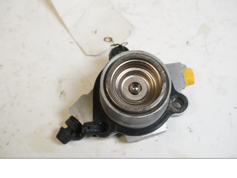 Baksidan på Kopplingslavcylinder från en Kawasaki VN 1500 Mean Streak -2003 motorcykel.