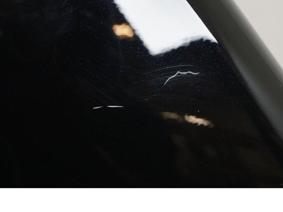 Baksidan på <p>Sidoväska vänster från HD Street Glide FLHXSE CVO, Landslide. Repor samt mindre jack se bilder.</p>
<p>Bra skick.</p> motorcykel.