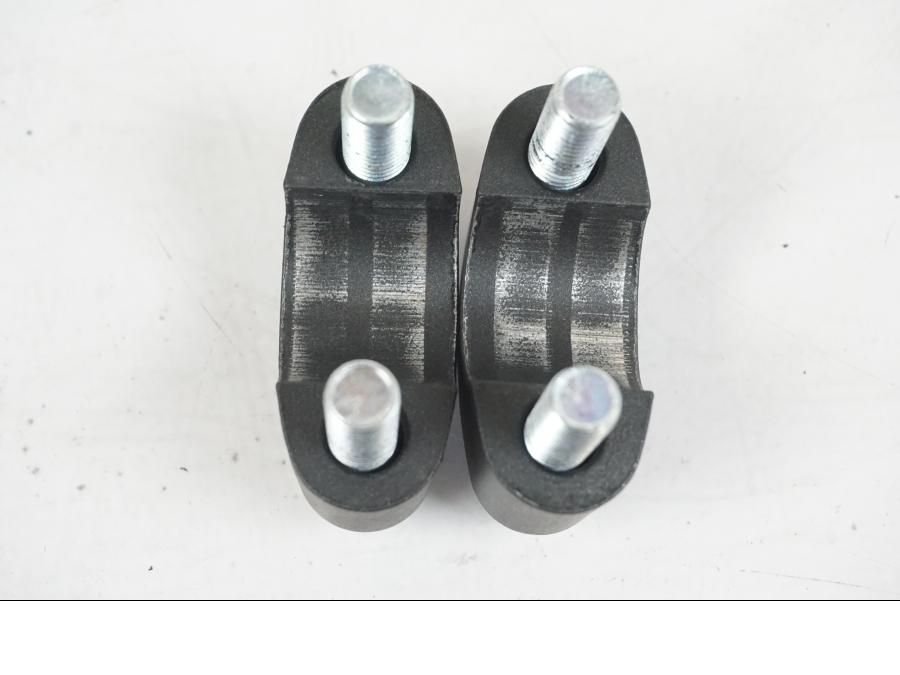 Snett uppifrån på Styrfäste från en Yamaha MT-07 -2019 motorcykel.