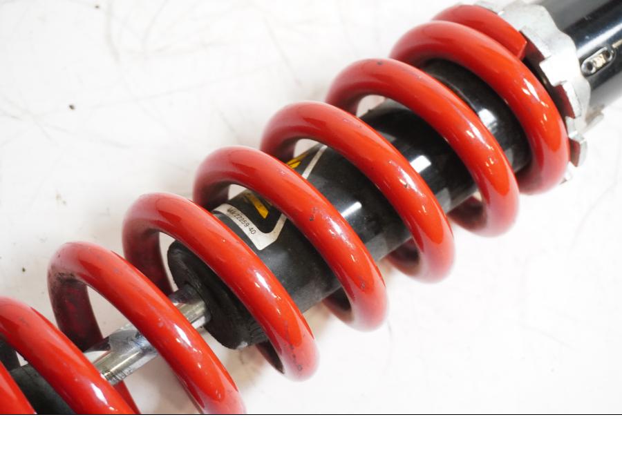 Snett uppifrån på Stötdämpare från en Yamaha XT 660 X -2008 motorcykel.