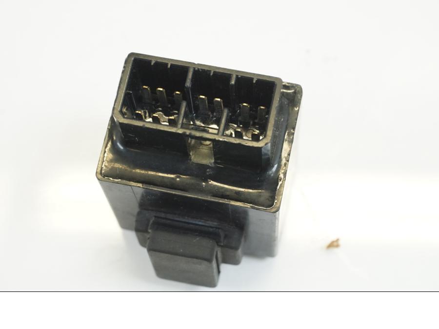 Snett uppifrån på Bensinpumpsrelä från en Yamaha YZF R6 -1999 motorcykel.