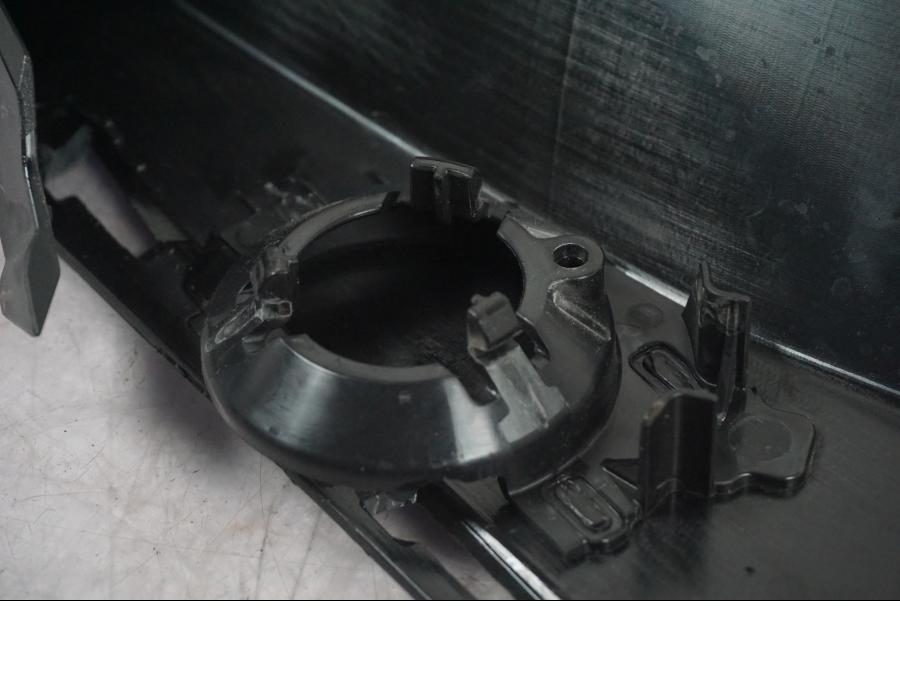 Extrabild3 på Sidkåpa från en KTM 1290 Super Duke R -2022 motorcykel.