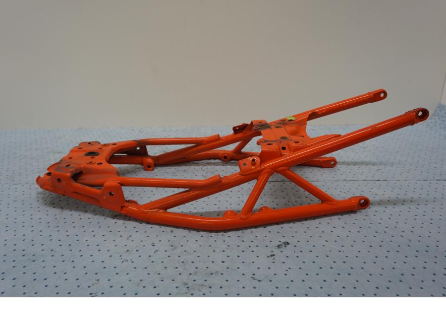 Höger sida på Bakram från en KTM 125 Duke -2017 motorcykel.