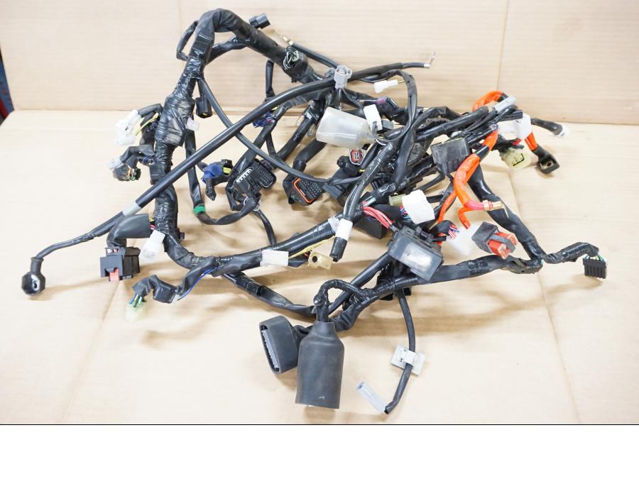 Framsidan på Kabelstam från en Yamaha MT-09 Tracer -2019 motorcykel.