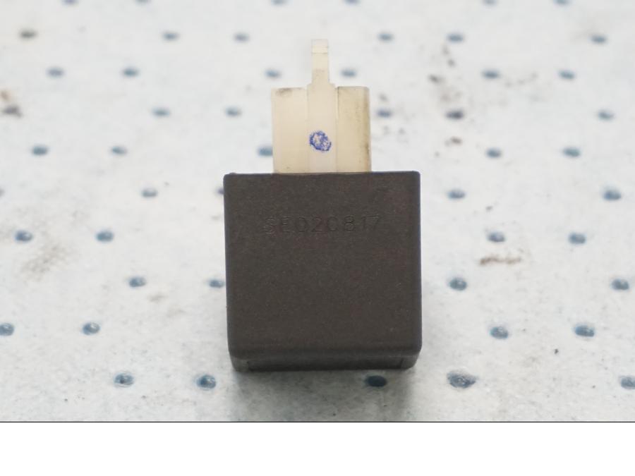 Framsidan på Relä från en KTM 125 Duke -2017 motorcykel.