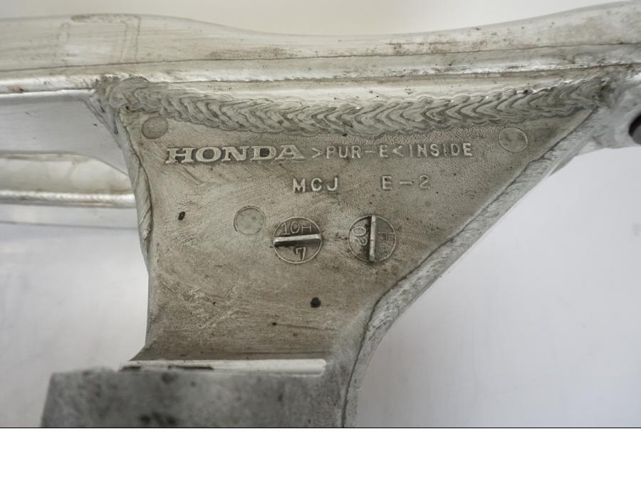 Extrabild2 på Sving från en Honda CBR 900 RR -2003 motorcykel.