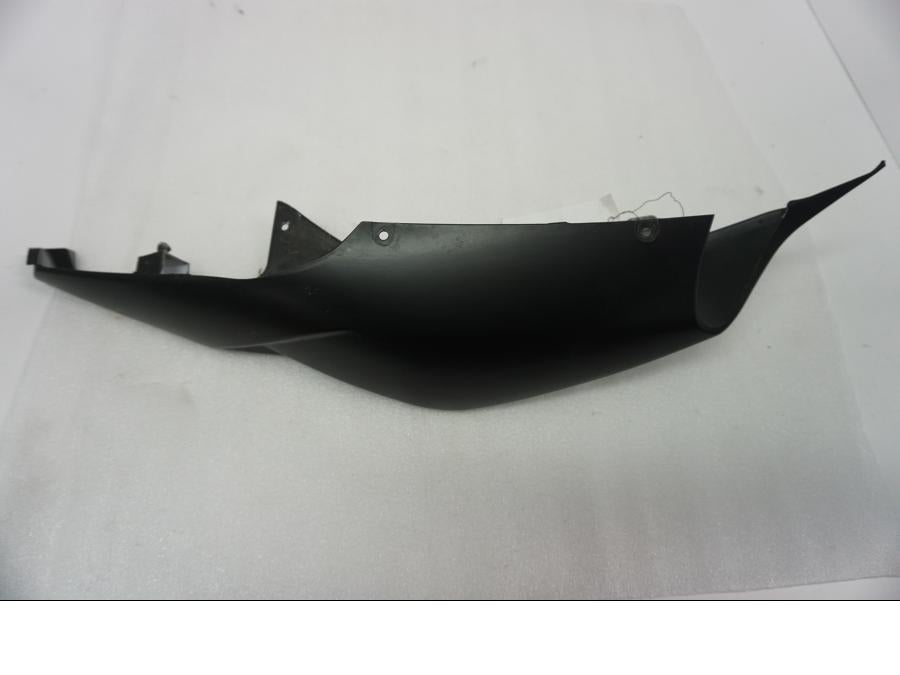 Vänster sida på Bakvinge från en Suzuki GSX-R 1000 -2007 motorcykel.