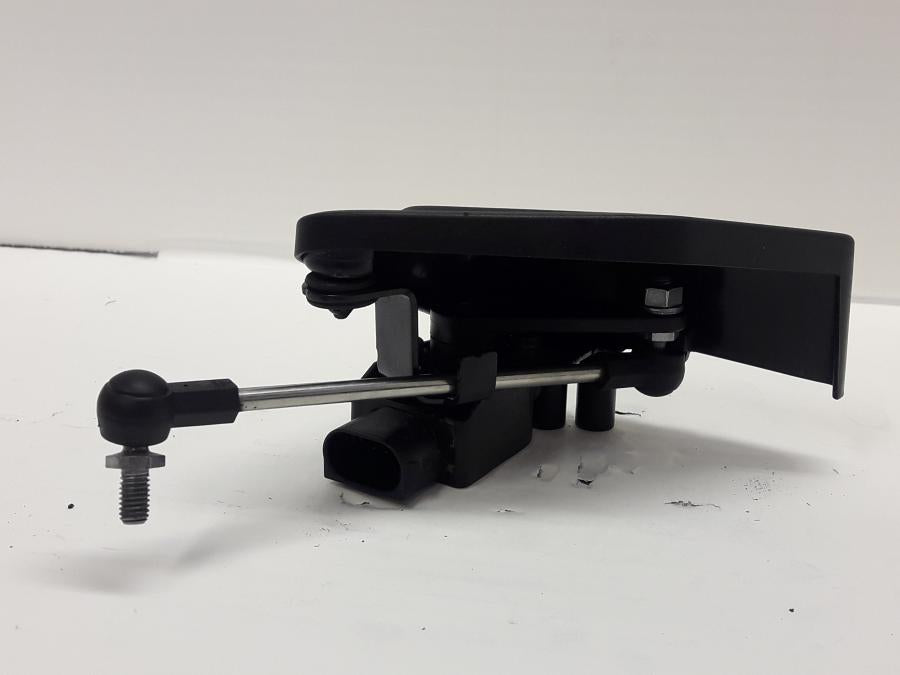 Baksidan på Nivåsensor från en BMW R 1250 RS -2020 motorcykel.