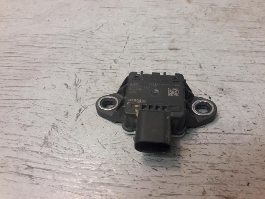 Framsidan på Sensor från en KTM 1290 Super Duke -2016 motorcykel.