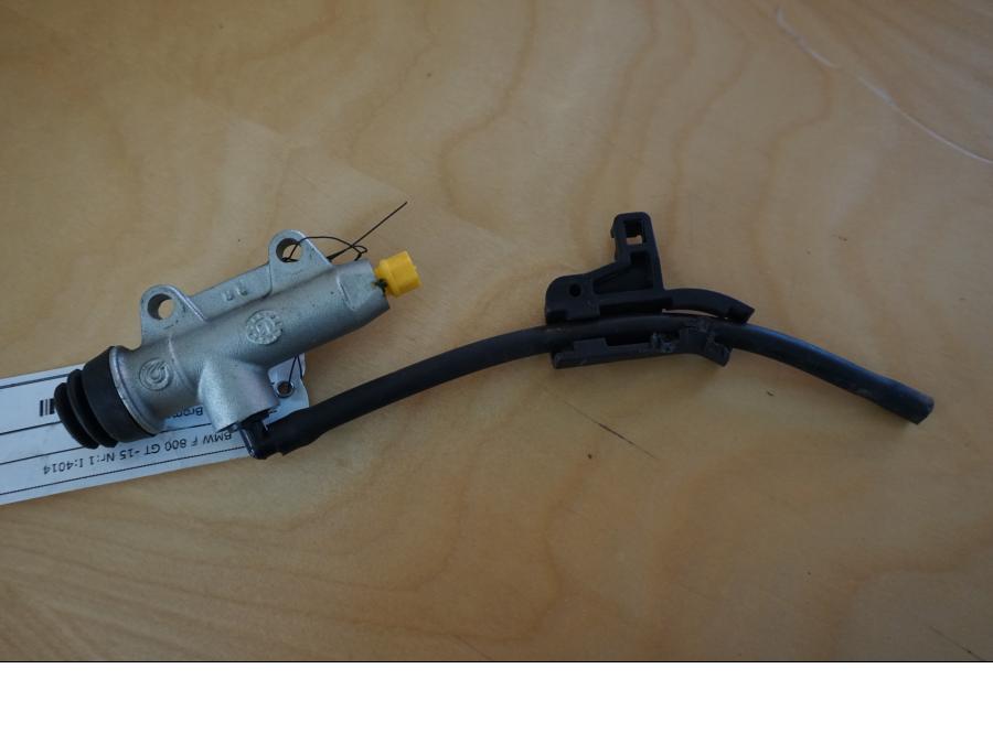 Höger sida på Bromshuvudcylinder från en BMW F 800 GT -2015 motorcykel.