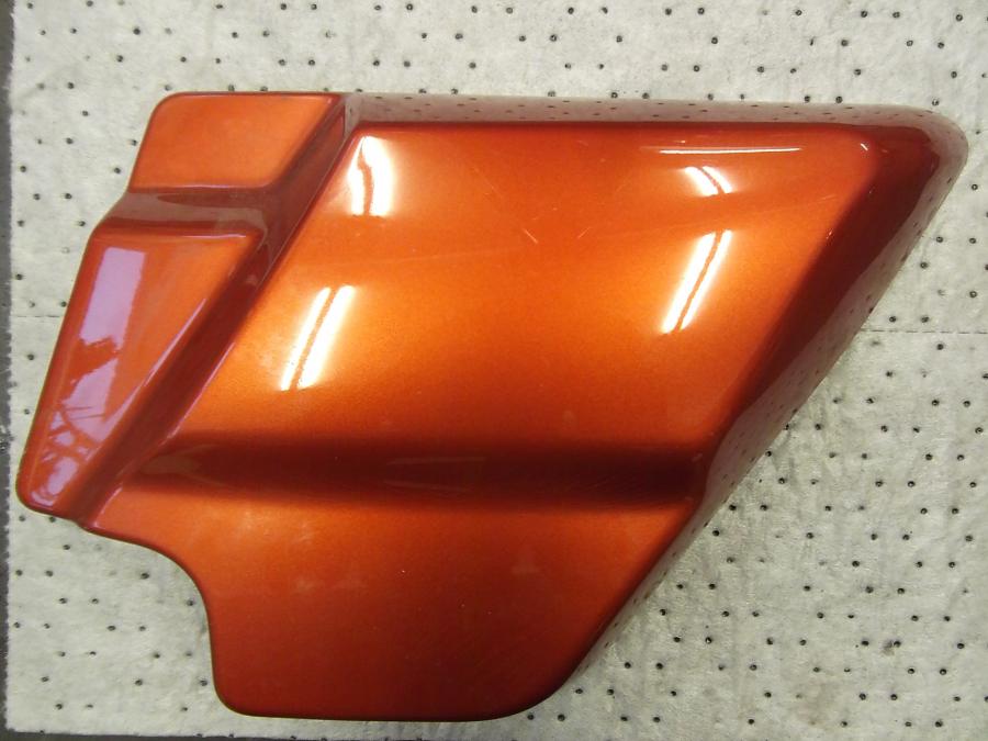 Framsidan på Sidopanel från en H-D Street Glide FLHX -2011 motorcykel.