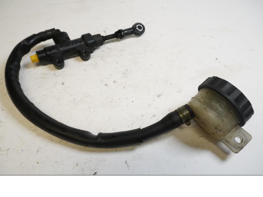 Höger sida på Bromshuvudcylinder från en Buell X1 Lightning -2002 motorcykel.