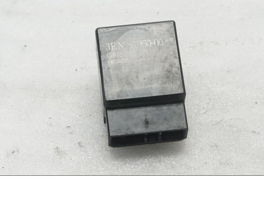 Framsidan pÄ RelÀ frÄn en Yamaha XVS 650 -2000 motorcykel.