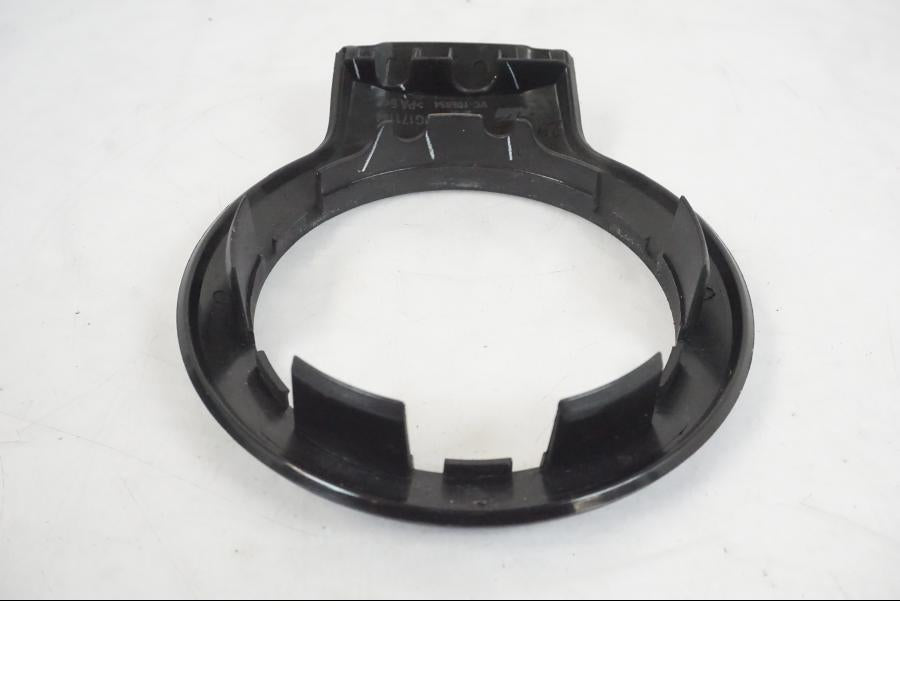 Vänster sida på Bensintankskåpa från en KTM 390 Adventure -2021 motorcykel.