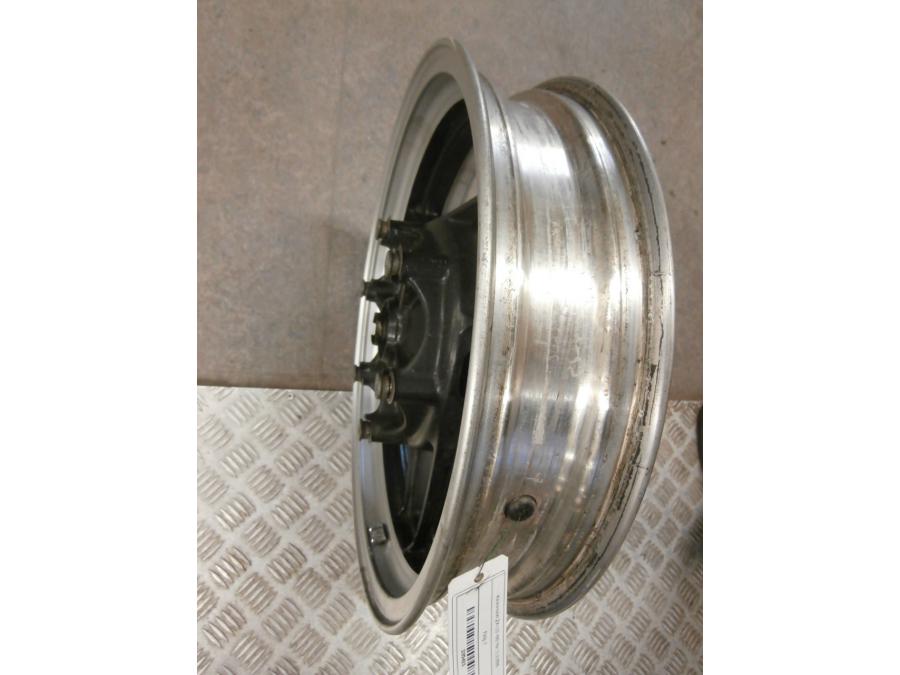 Höger sida på Fälg från en Kawasaki ZX-10 -1990 motorcykel.