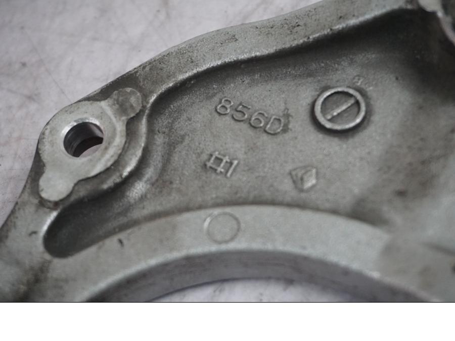 Snett uppifrån på Bromsoksfäste från en Kawasaki VN 1500 Classic Tourer -2000 motorcykel.